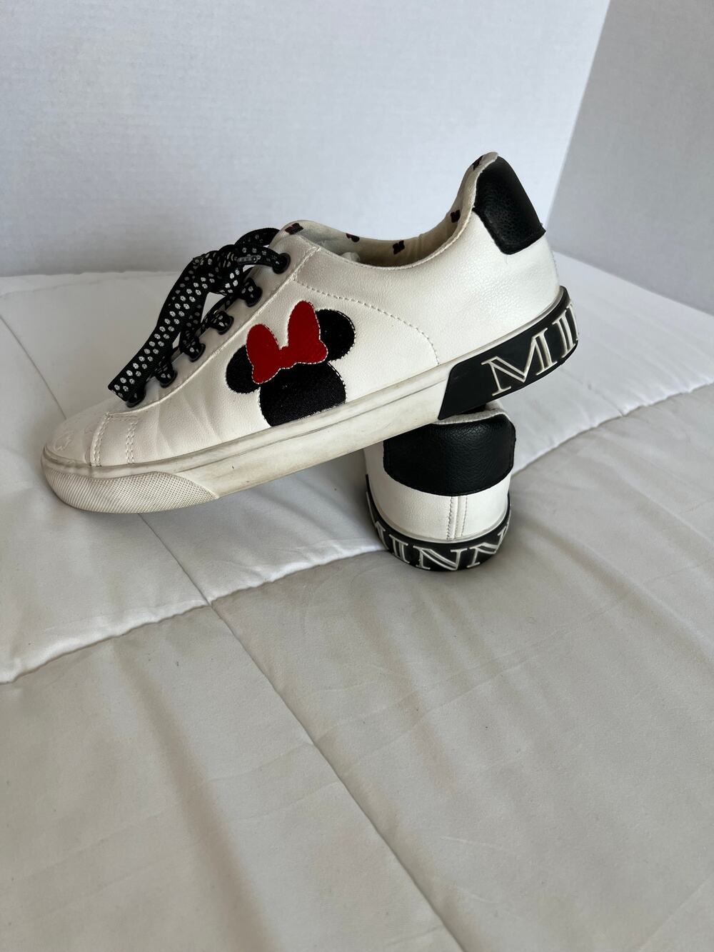 Disney‎ Ground Up Minnie Mouse Sneakers Women 8.5 White Low Top Polka Dot Laces